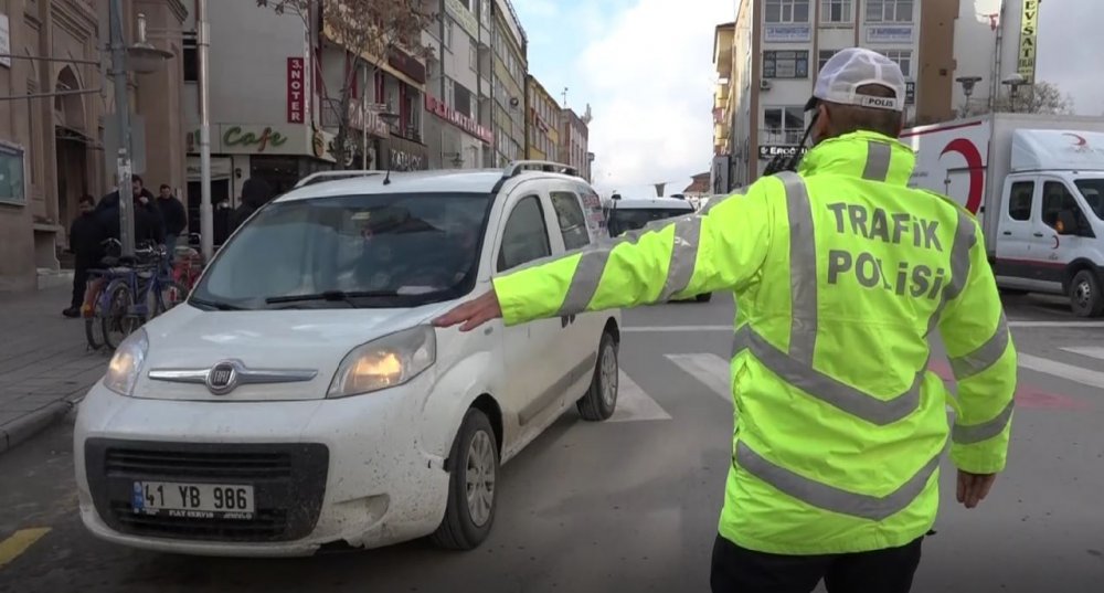 Aksaray’da trafik güvenliği uygulamaları devam ediyor