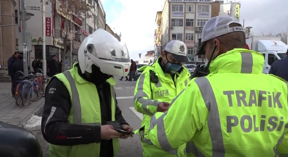 Aksaray’da trafik güvenliği uygulamaları devam ediyor