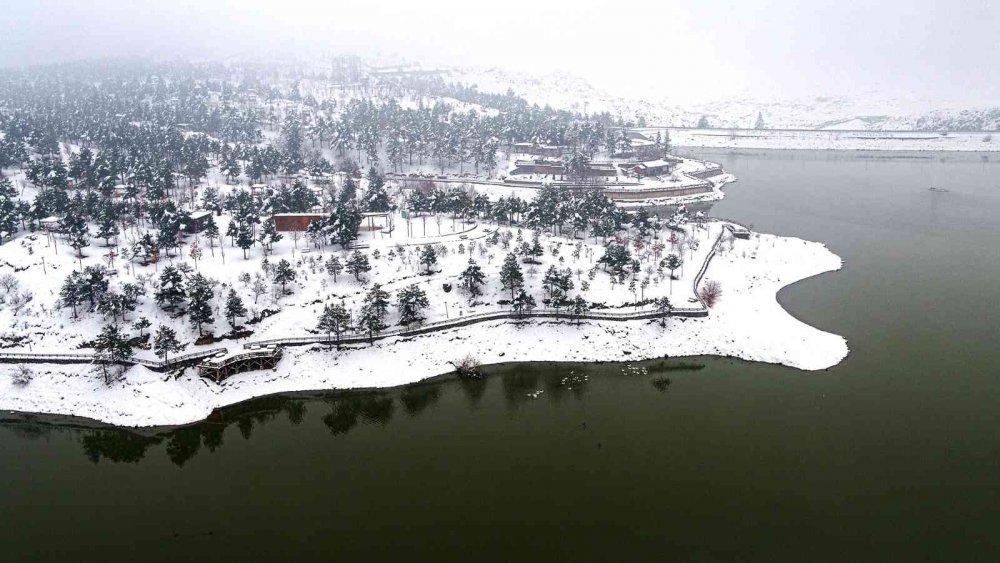 Konya Selçuklu'da Kartpostallık Kar Manzarası