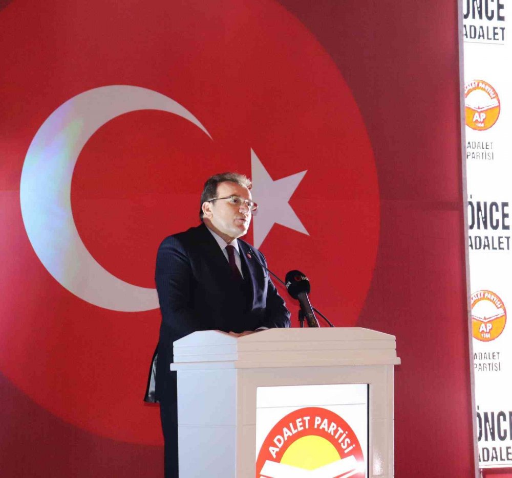 Adalet Partisi’nde Vecdet Öz Genel Başkan Seçildi