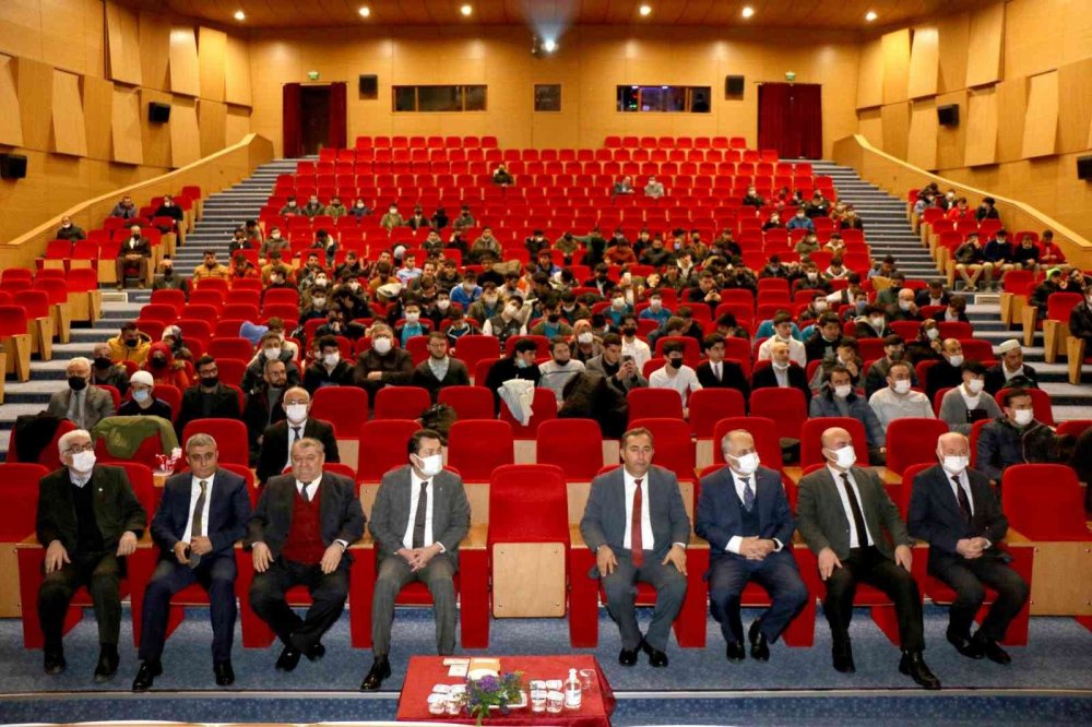 Kur’an-ı Kerim’i en güzel şekilde okumak için yarıştılar