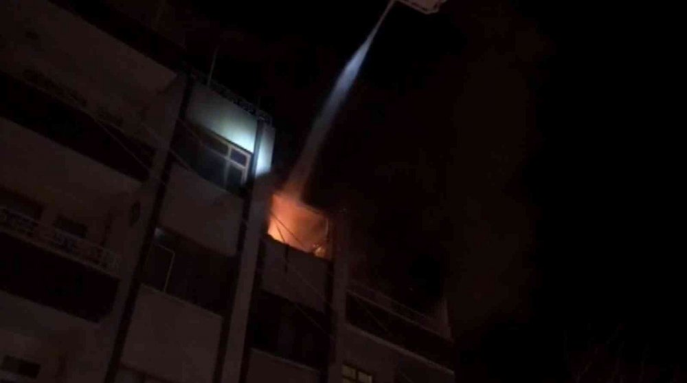 Aksaray’da binada korkutan yangın