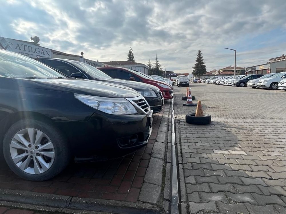 Döviz Kuru Düştü, İkinci El Araçlarda Satışları Durma Noktasına Getirdi
