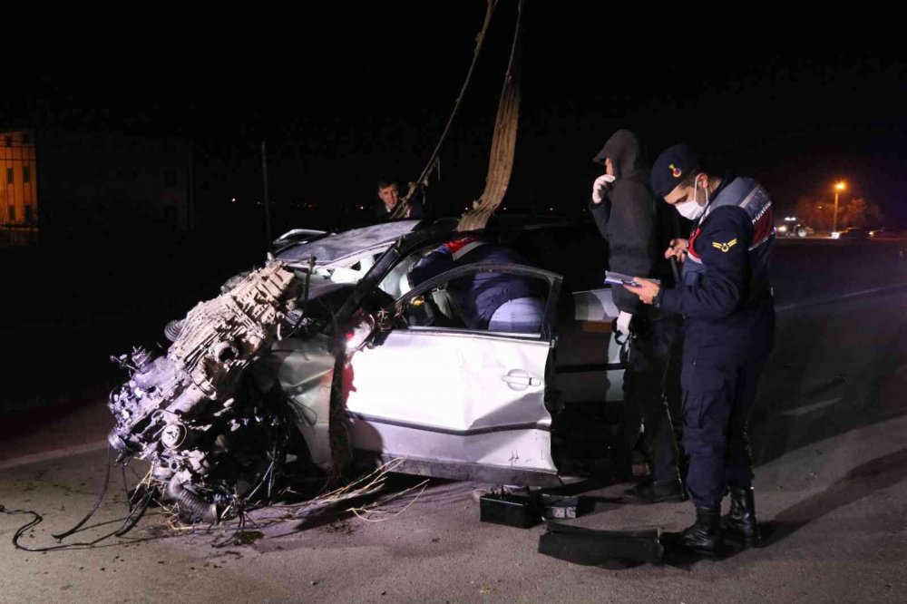 Aksaray’da 2 otomobil kafa kafaya çarpıştı: 7 ölü