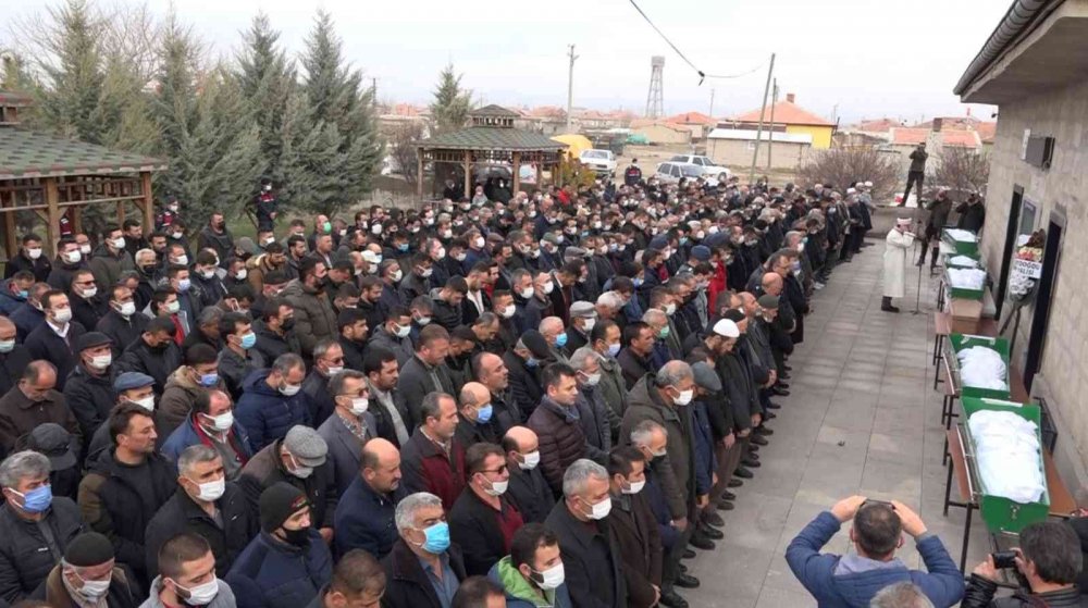 Yeşiltepe'de (Kırkıl) Kazada ölen aynı aileden 2’si çocuk 6 kişiye acı veda