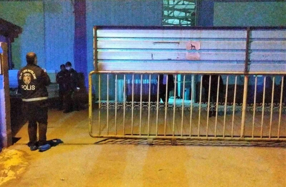 Yabancı Uyruklu İşçi, Arkadaşını İş Yerindeki Tartışmada Öldürdü