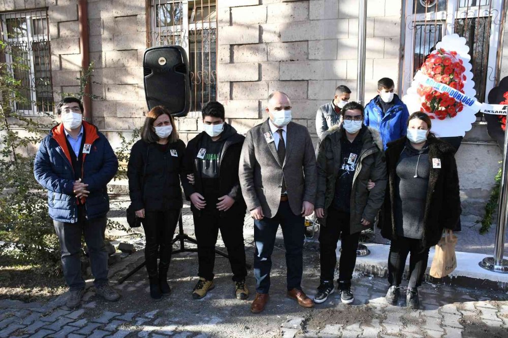 Aksaray’da korona virüsten dolayı yaşamını yitiren doktor çifte veda töreni