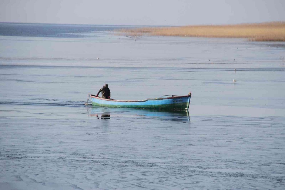 Beyşehir Gölü buz tuttu!
