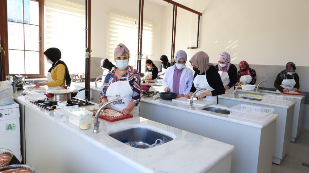 ASEM ve KOMEK'te kayıt zamanı! Uzaktan kurs alma imkanı