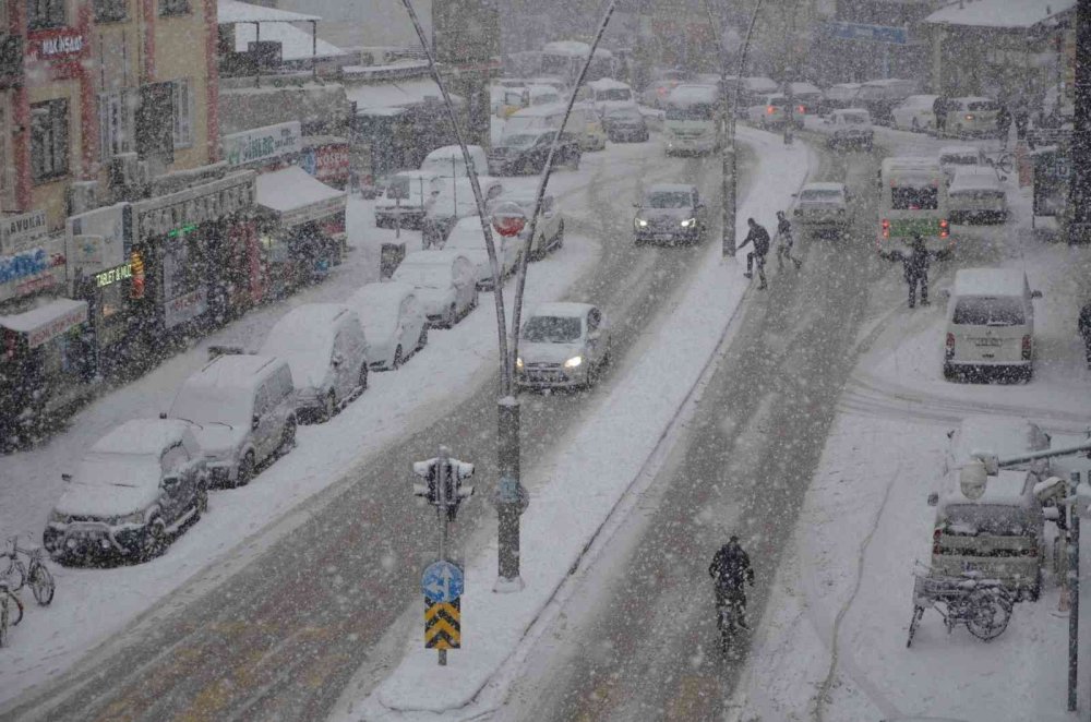 Konya’nın 25 İlçesinde Okullar Tatil Edildi