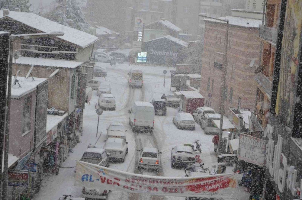 Konya’nın 25 İlçesinde Okullar Tatil Edildi