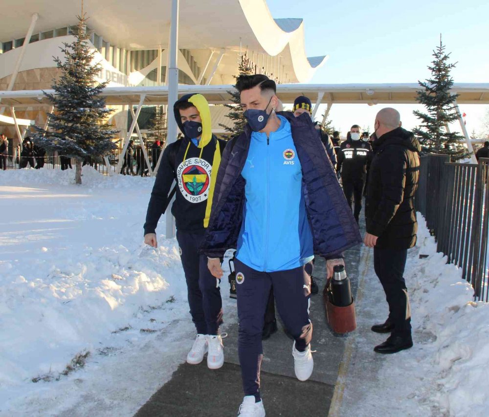 Fenerbahçe’ye Sivas’ta coşkulu karşılama