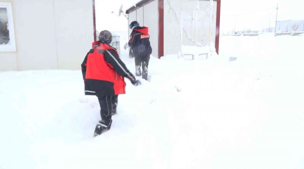 Aksaray'da kazada mahsur kalan sürücüyü AFAD kurtardı