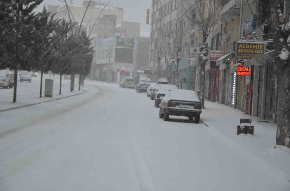 Konya-Adana karayolu tam 16 saattir trafiğe kapalı