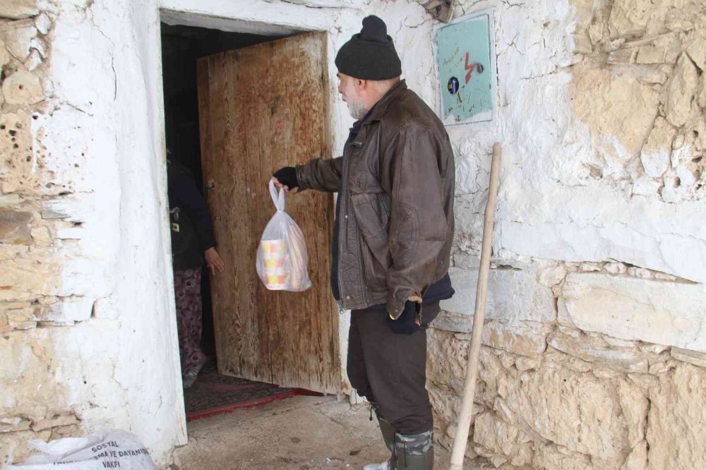 Konya’da sıcak yemek bekleyenlerin yardımına Off-road pilotları yetişti