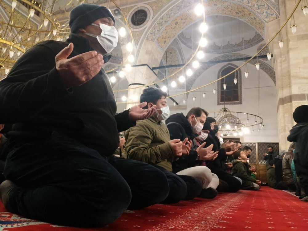 Regaib Kandili'nde Konyalılar camilere akın etti