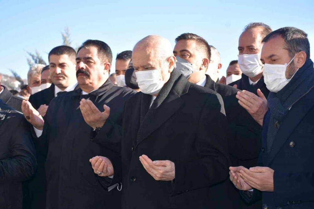 Milliyetçi Hareket Partisi'nin Kızılcahamam kampı başladı