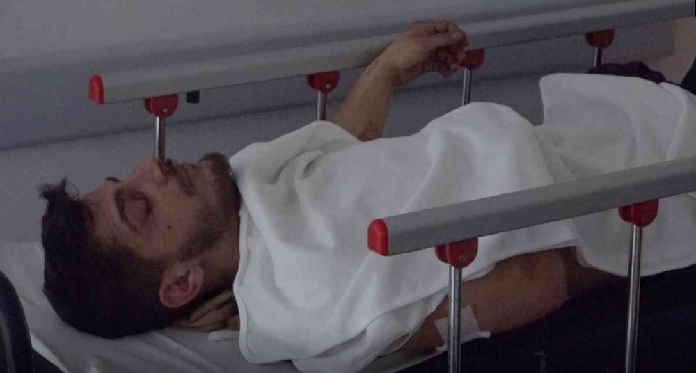 Aksaray'da gençlerin alacak verecek kavgası kanlı bitti: 1 ağır yaralı