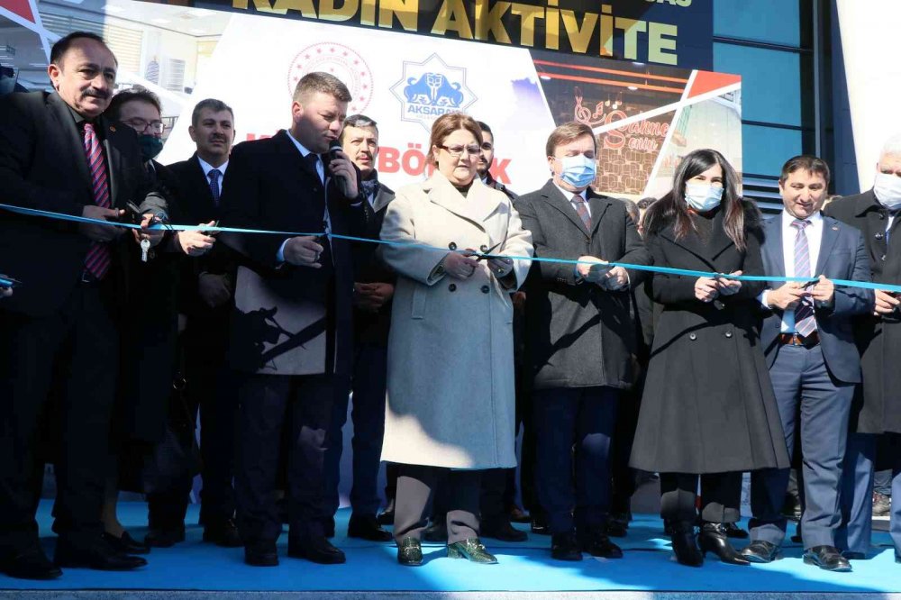 Aksaray'a gelen Bakan Yanık: "Kadınlarla aileler güçleniyor"