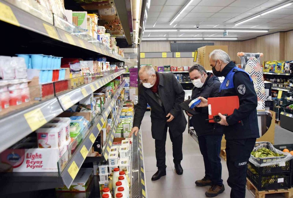Konya Büyükşehir Beledieyesi zabıtasından marketlerde fiyat denetimi