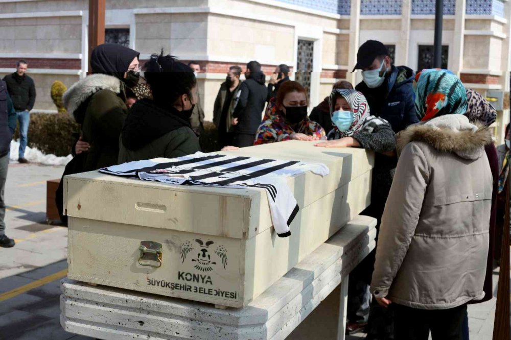 Kulu'da koronavirüsten ölen sağlık çalışanına acı veda