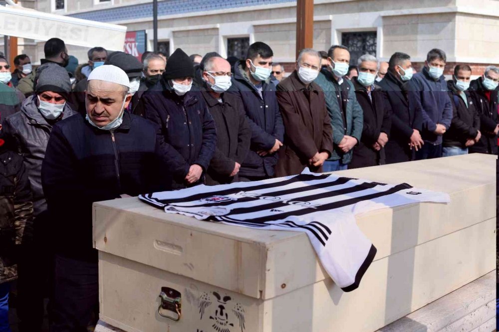 Kulu'da koronavirüsten ölen sağlık çalışanına acı veda