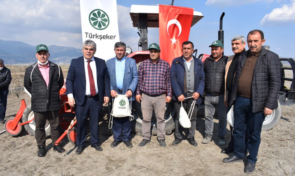 Sezonun ilk pancar tohumu toprakla buluştu