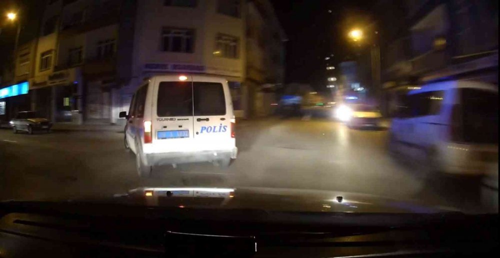 Kovalamacayla yakalandı. ardından basını tehdit etti