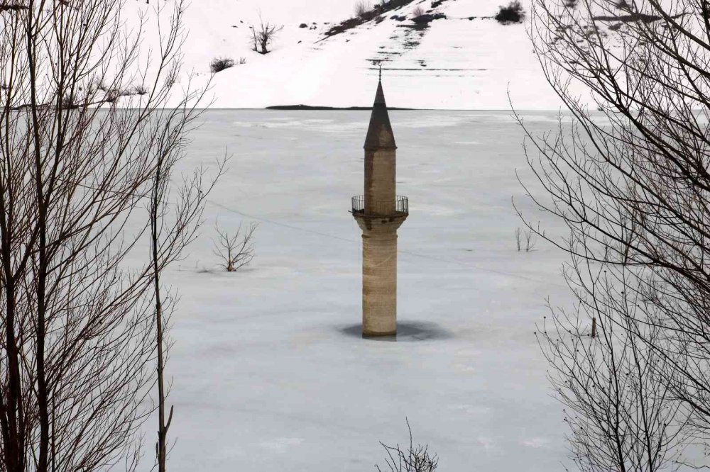 Kar umut oldu, buzların erimesi bekleniyor