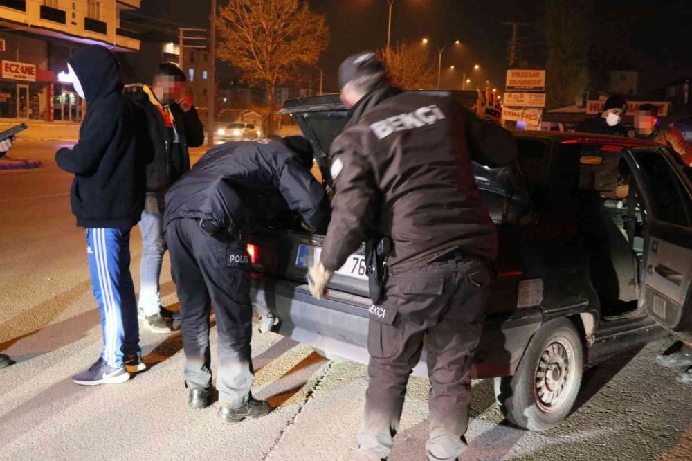 Aksaray’da araçlar ve şahıslar didik didik arandı!