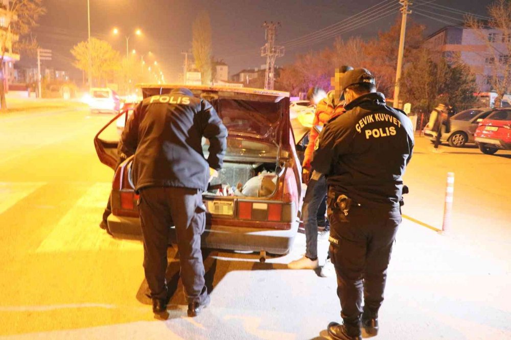 Aksaray’da araçlar ve şahıslar didik didik arandı!