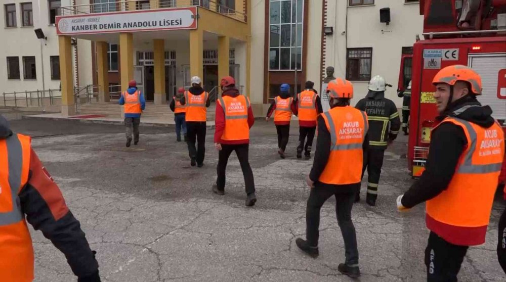 Gerçeği aratmadı! Aksaray’da okullarda deprem tatbikatı yapıldı