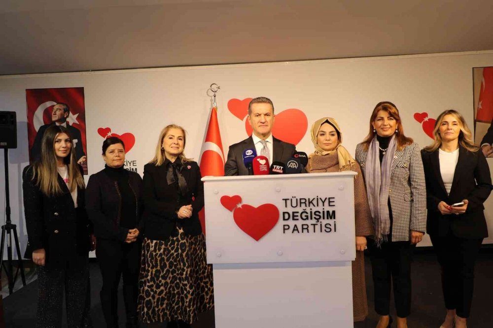 Mustafa Sarıgül: “Kadınların kaybettiği bir mücadeleyi tarih bugüne dek yazmamıştır”