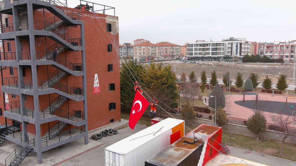 Konya itfaiyesi farklı ülkelerden itfaiyecilere eğitim veriyor