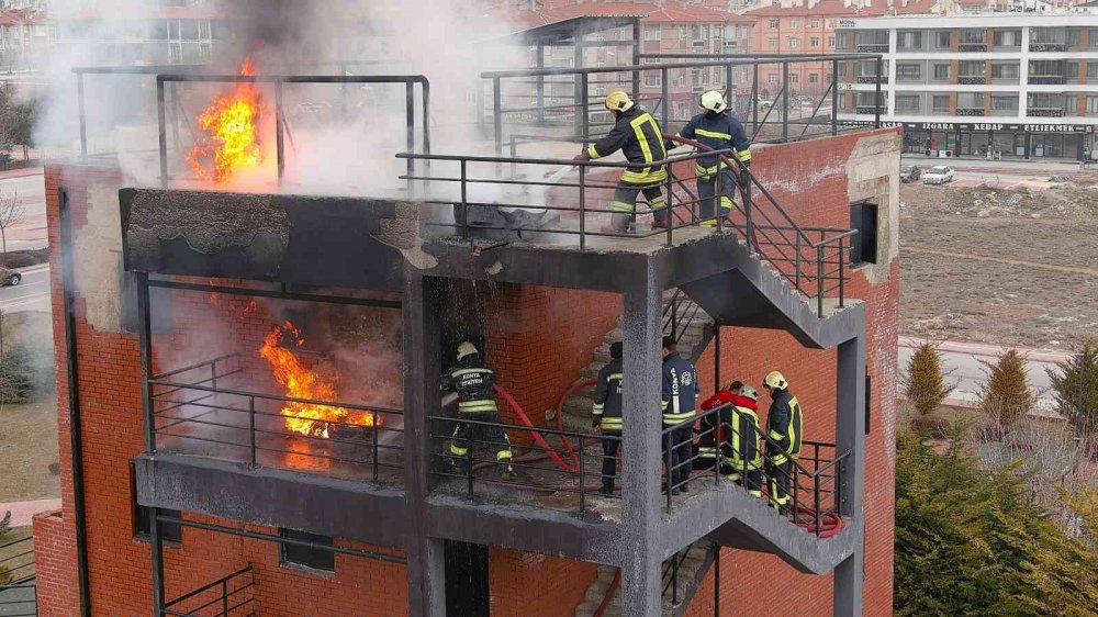 Konya itfaiyesi farklı ülkelerden itfaiyecilere eğitim veriyor