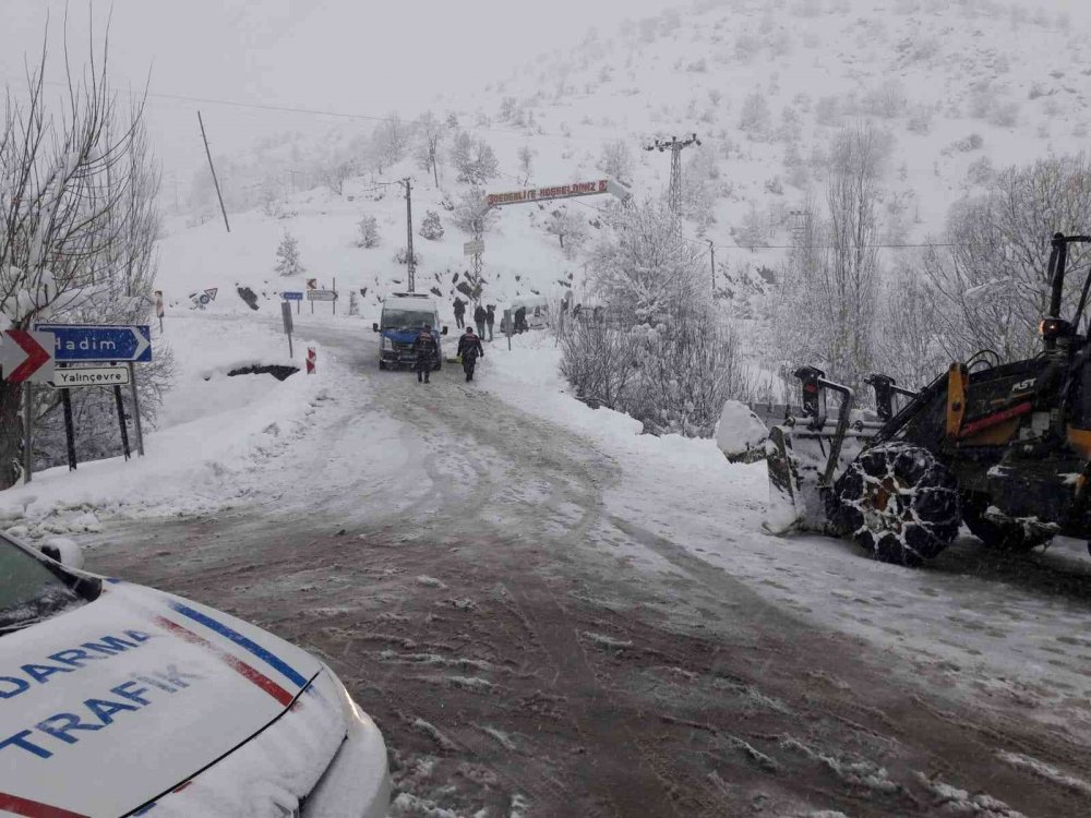 Konya’da otomobil dereye uçtu: Köy İmamı kazada yaşamını yitirdi