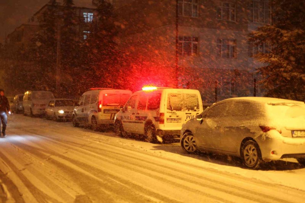 Konya'da yabancı uyruklu şahıs evde bıçaklanarak öldürülmüş halde bulundu