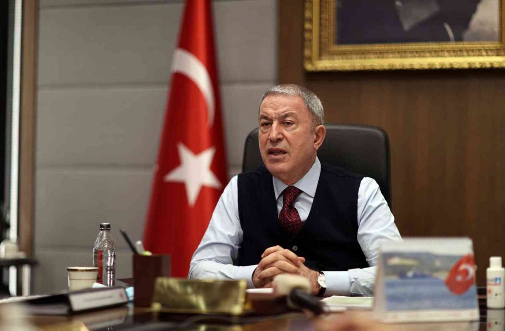 Bakan Hulusi Akar kuvvet komutanlarıyla toplantı gerçekleştirdi