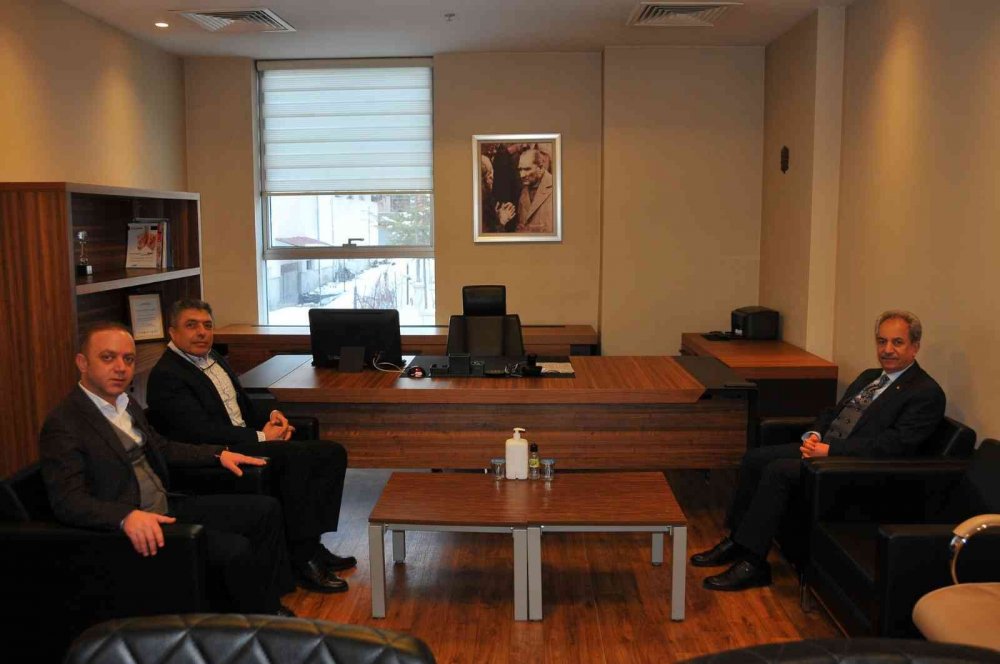 Salih Akkaya Sağlık Çalışanlarının Tıp Bayramını Kutladı
