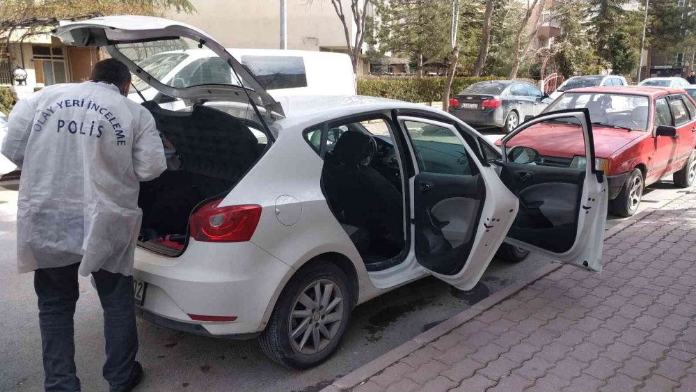 Gasp ettiği otomobille çarptığı aracı içerisindeki çocukla kaçırdı