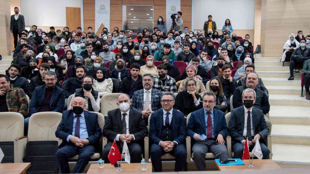 Selçuk Üniversitesi'nde öğrenci-mezun buluşması gerçekleşti