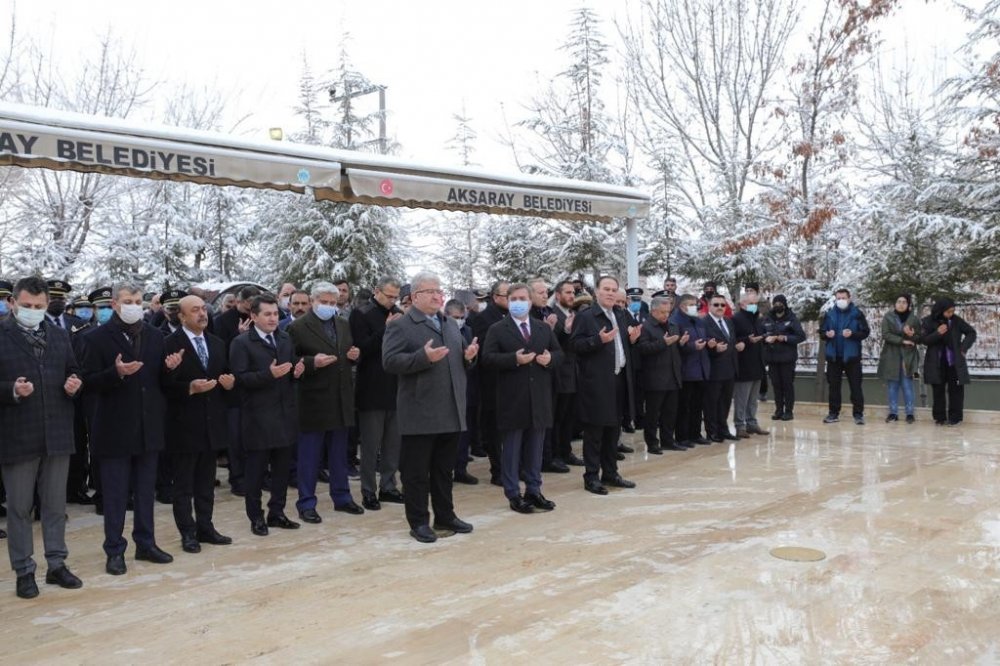 Aksaray’da şehitler mezarı başında anıldı