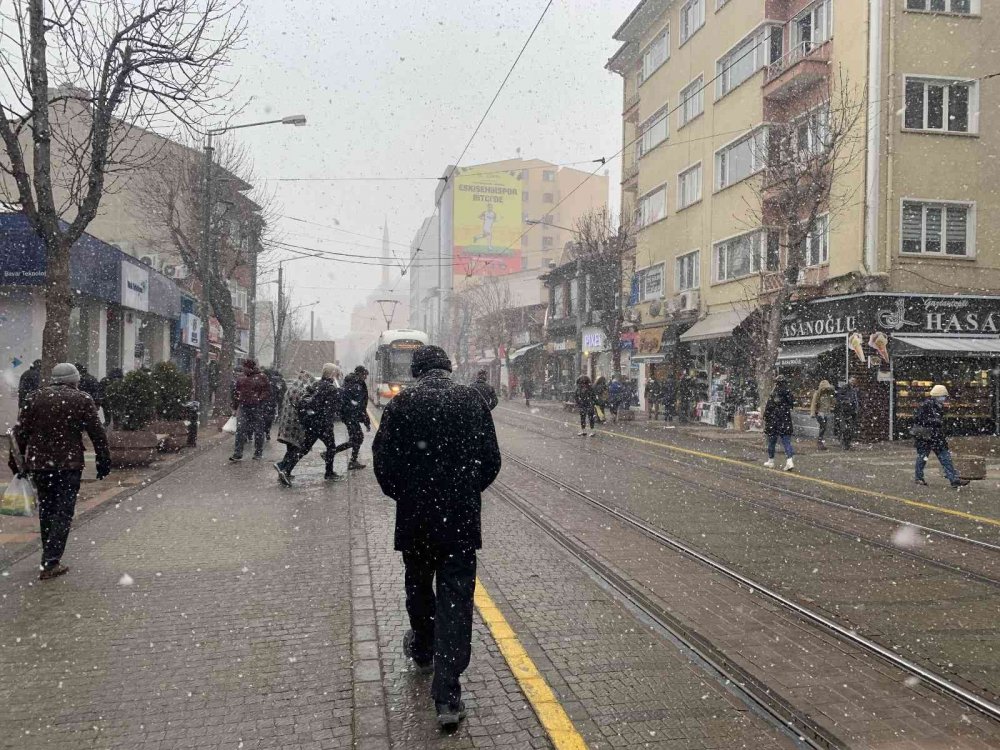 Mart ayında şaşırtan yoğun kar yağışı