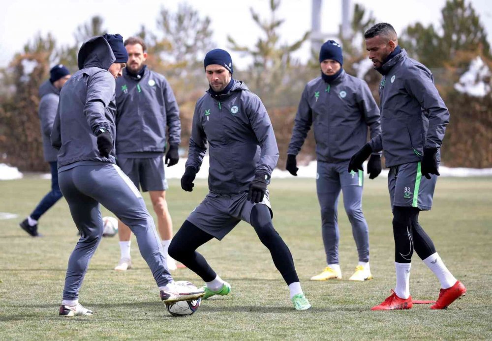 İttifak Holding Konyaspor, Fenerbahçe maçı hazırlıklarını tamamladı