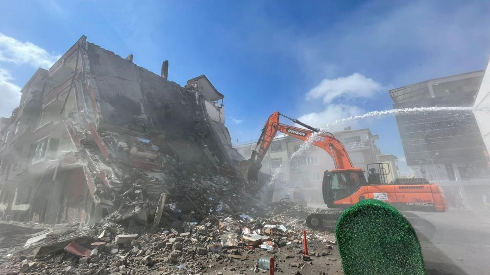 Aksaray’da kentsel dönüşüm yıkımları sürüyor