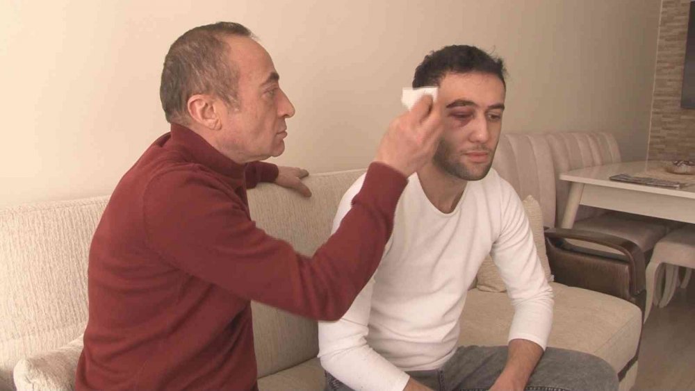 A101 çalışanı defalarca şeker satın alan grubu uyarınca tekme tokat dövüldü