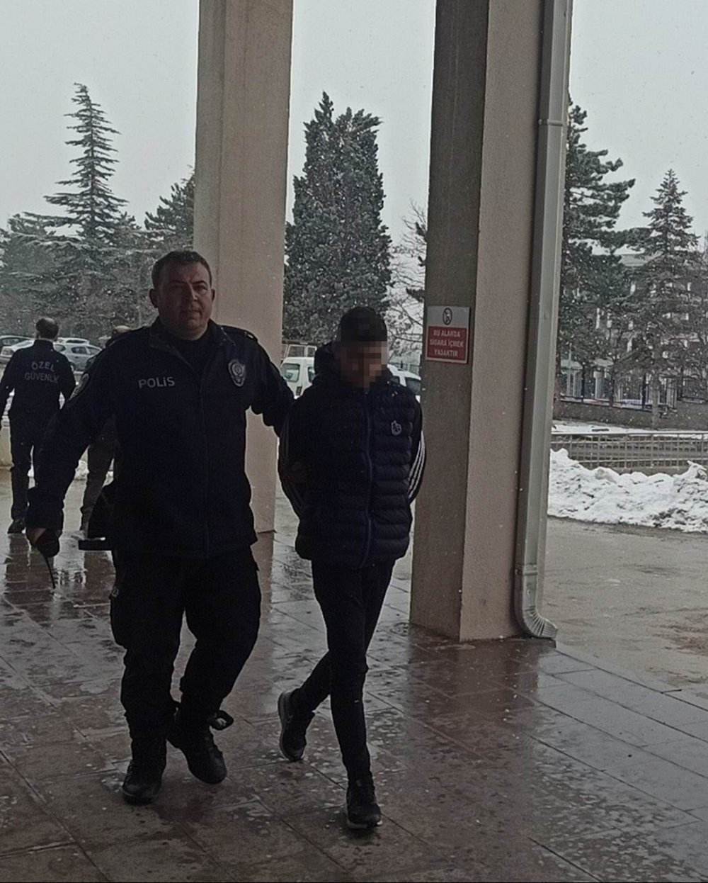 Seydişehir'de hastane bahçesinde bıçaklı kavga: 1 yaralı