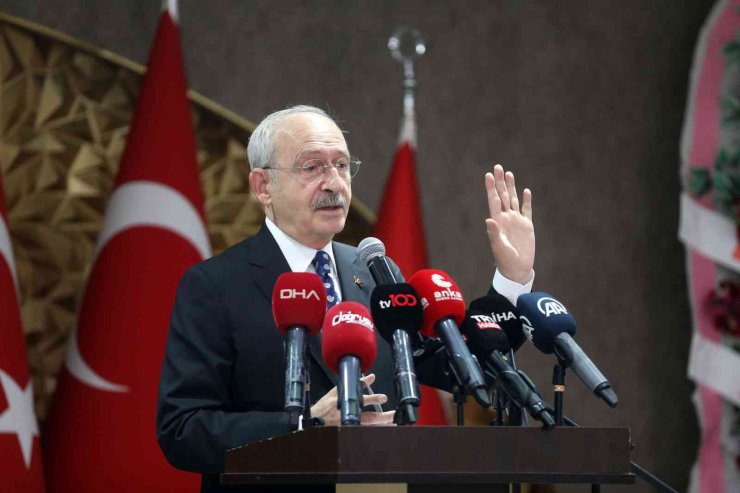 CHP lideri Kılıçdaroğlu: “Amirallere tek tek ulaşıp o bildiriyi yayımladıkları için teşekkür edilmesi gerekiyor”