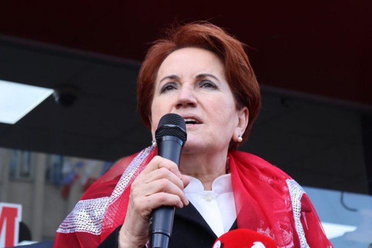 Meral Akşener ilçelerde esnafları ziyaret etti