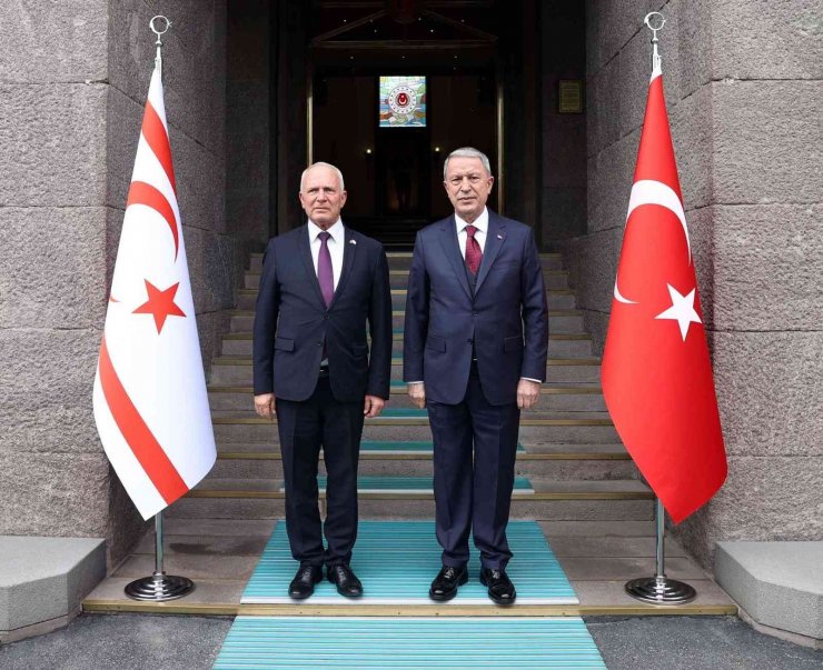 Bakan Akar, KKTC Cumhuriyet Meclisi Başkanı Töre’yi kabul etti